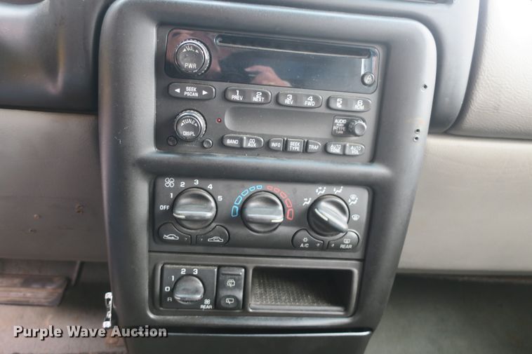 image for item DB10156 2005 Chevrolet Venture Amerivan handicap accessible van