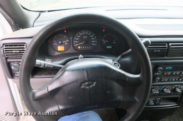 image for item DB10156 2005 Chevrolet Venture Amerivan handicap accessible van