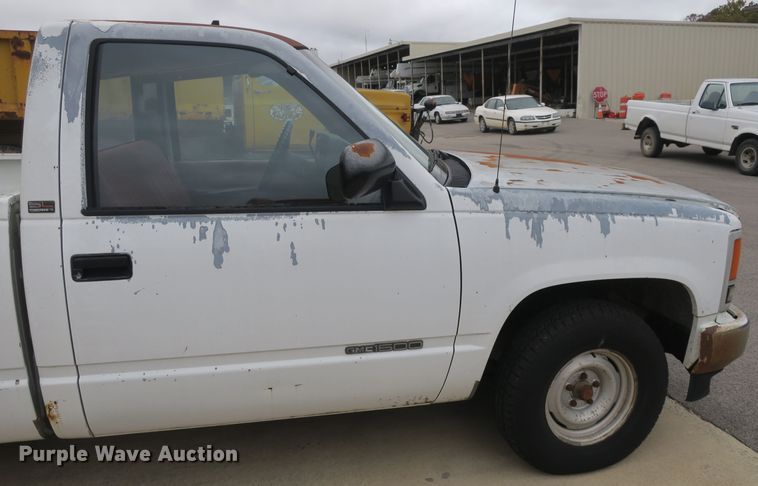 image for item DB10158 1989 GMC Sierra 1500 pickup truck