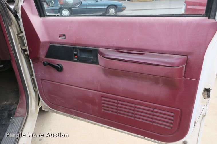 image for item DB10158 1989 GMC Sierra 1500 pickup truck