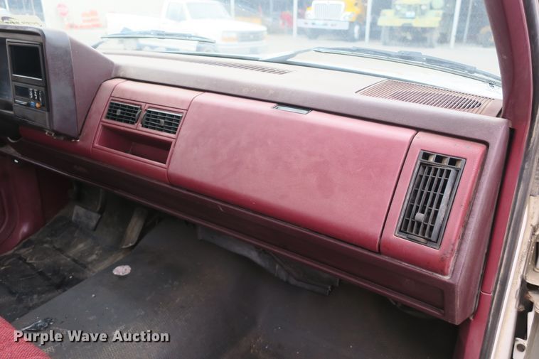 image for item DB10158 1989 GMC Sierra 1500 pickup truck