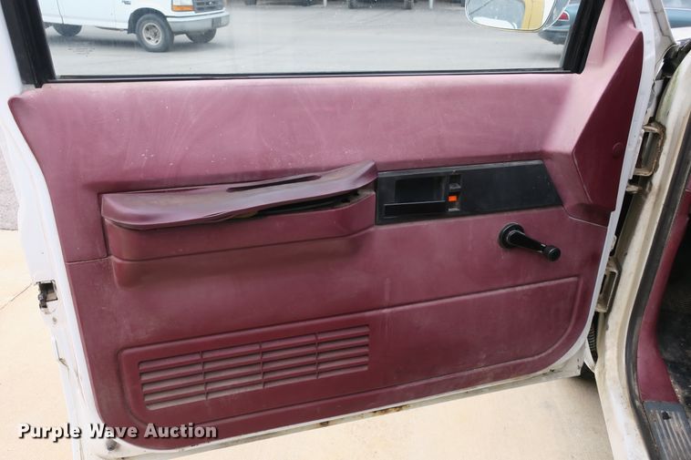 image for item DB10158 1989 GMC Sierra 1500 pickup truck