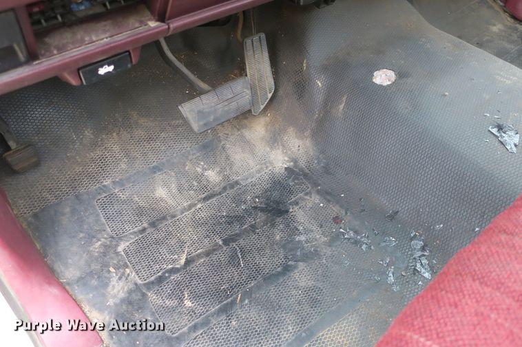 image for item DB10158 1989 GMC Sierra 1500 pickup truck