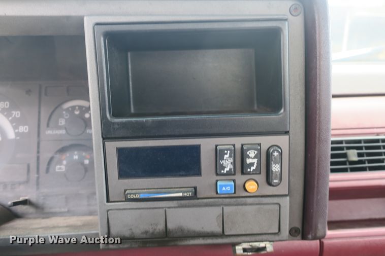 image for item DB10158 1989 GMC Sierra 1500 pickup truck