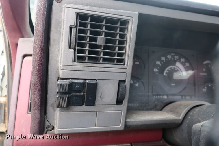 image for item DB10158 1989 GMC Sierra 1500 pickup truck