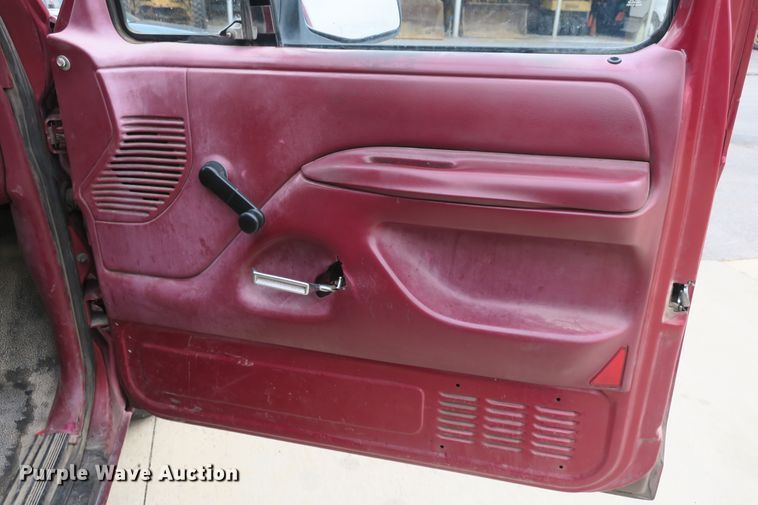 image for item DB10159 1996 Ford F150 pickup truck