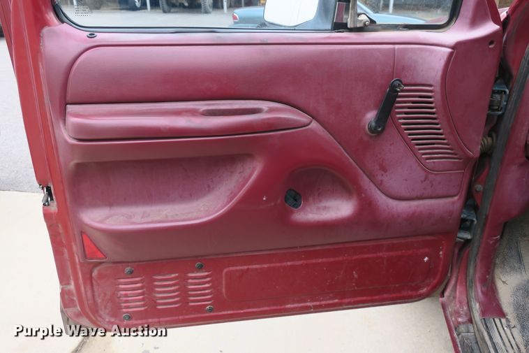 image for item DB10159 1996 Ford F150 pickup truck