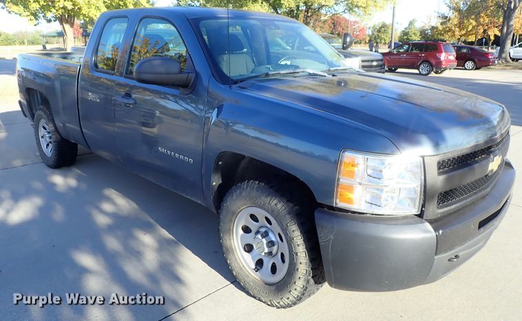 image for item DB7605 2011 Chevrolet Silverado 1500 Ext. Cab pickup truck