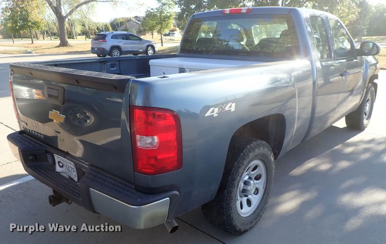 image for item DB7605 2011 Chevrolet Silverado 1500 Ext. Cab pickup truck