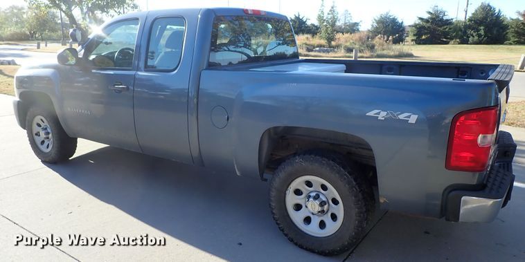 image for item DB7605 2011 Chevrolet Silverado 1500 Ext. Cab pickup truck