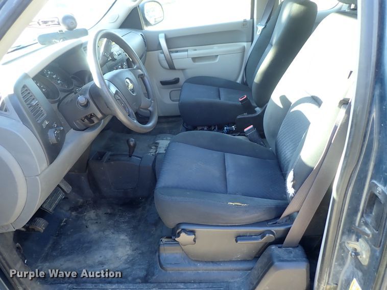 image for item DB7605 2011 Chevrolet Silverado 1500 Ext. Cab pickup truck