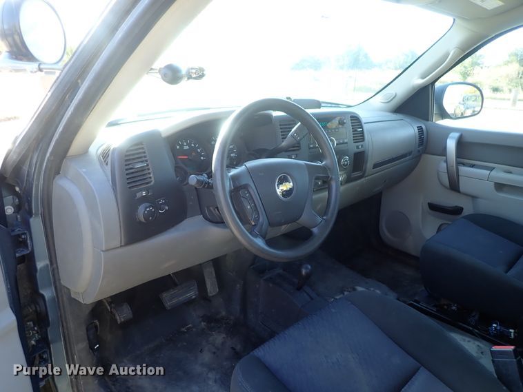 image for item DB7605 2011 Chevrolet Silverado 1500 Ext. Cab pickup truck