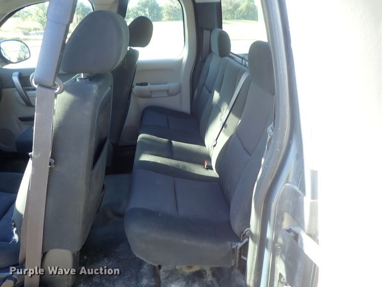 image for item DB7605 2011 Chevrolet Silverado 1500 Ext. Cab pickup truck