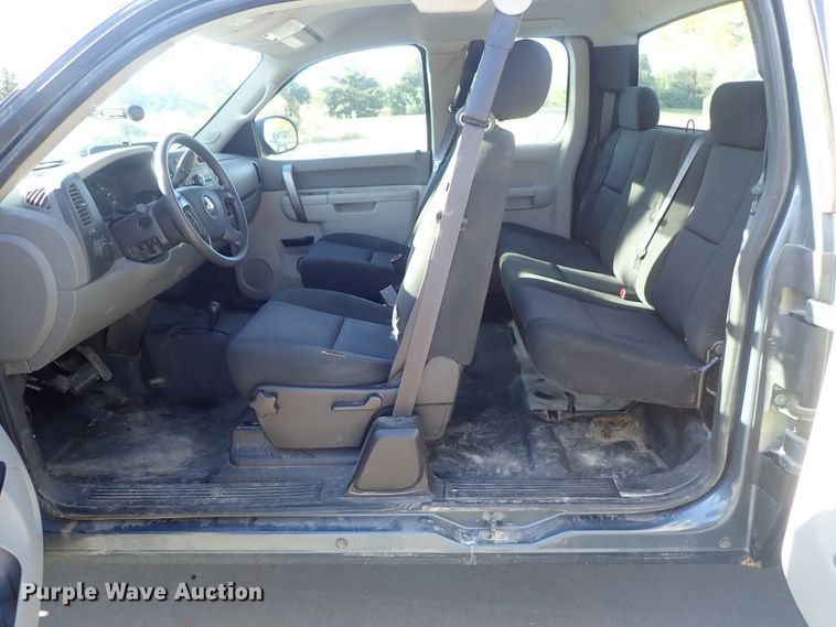 image for item DB7605 2011 Chevrolet Silverado 1500 Ext. Cab pickup truck