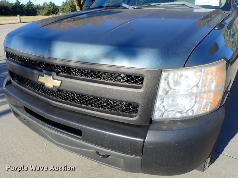 image for item DB7605 2011 Chevrolet Silverado 1500 Ext. Cab pickup truck