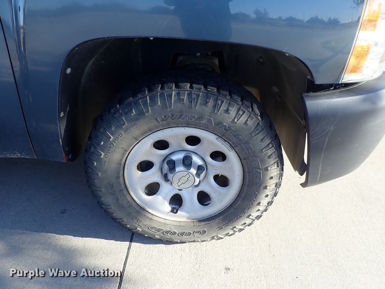 image for item DB7605 2011 Chevrolet Silverado 1500 Ext. Cab pickup truck