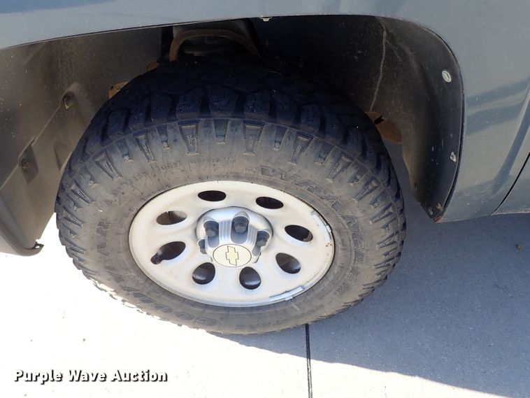 image for item DB7605 2011 Chevrolet Silverado 1500 Ext. Cab pickup truck