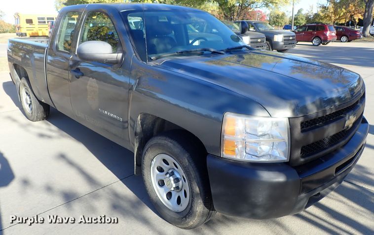 image for item DB7606 2011 Chevrolet Silverado 1500 Ext. Cab pickup truck
