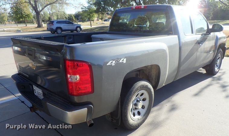 image for item DB7606 2011 Chevrolet Silverado 1500 Ext. Cab pickup truck