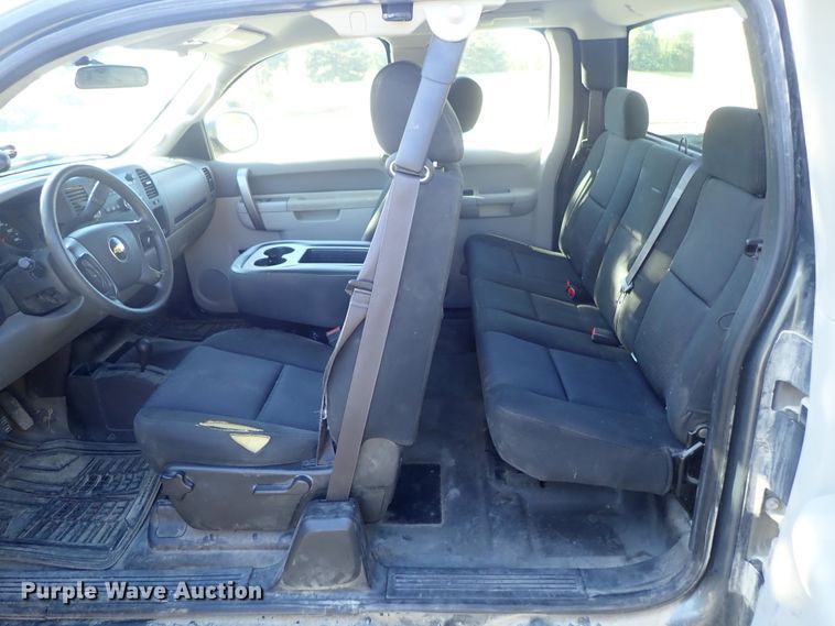 image for item DB7606 2011 Chevrolet Silverado 1500 Ext. Cab pickup truck