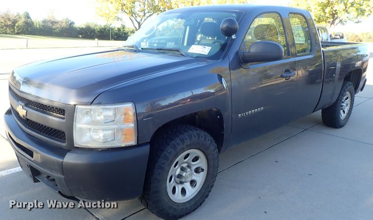 image for item DB7607 2010 Chevrolet Silverado 1500 Ext. Cab pickup truck