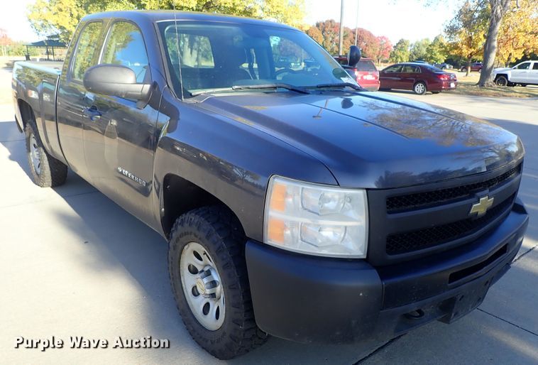 image for item DB7607 2010 Chevrolet Silverado 1500 Ext. Cab pickup truck