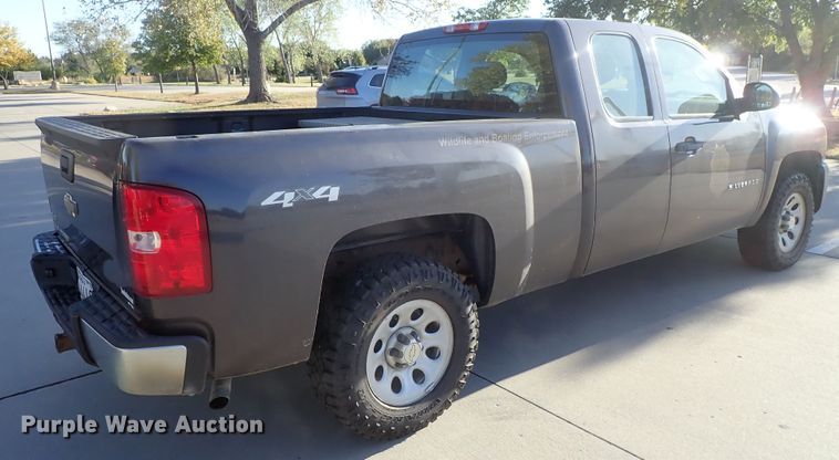 image for item DB7607 2010 Chevrolet Silverado 1500 Ext. Cab pickup truck