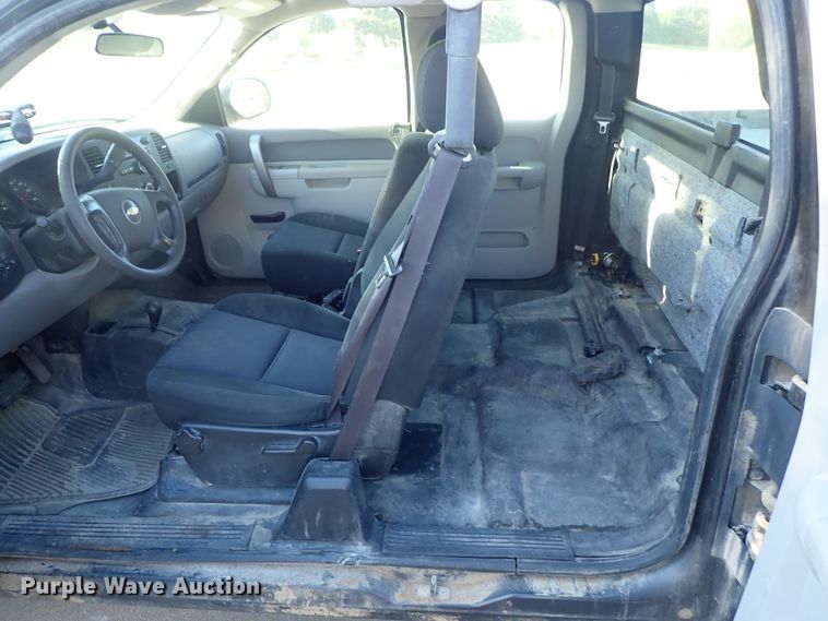 image for item DB7607 2010 Chevrolet Silverado 1500 Ext. Cab pickup truck