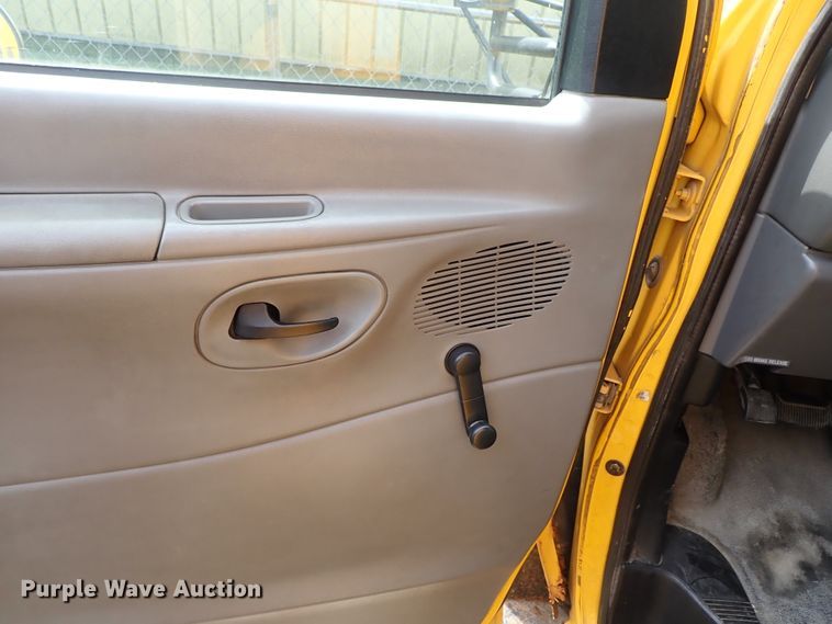 image for item DB7688 2003 Ford E450 school bus