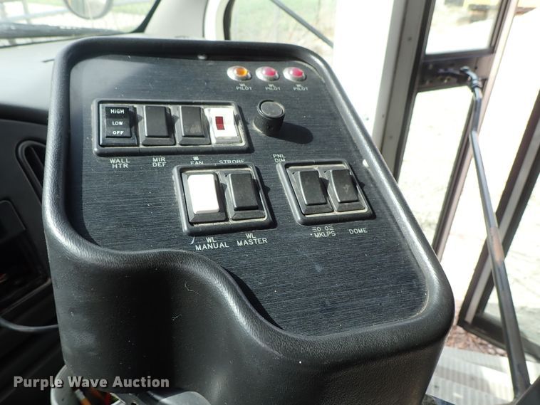 image for item DB7688 2003 Ford E450 school bus