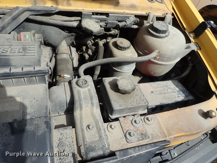 image for item DB7688 2003 Ford E450 school bus