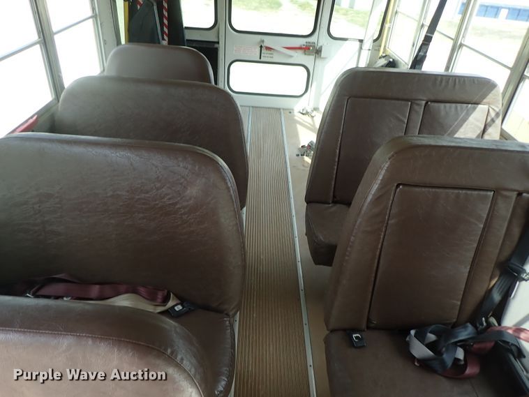 image for item DB7688 2003 Ford E450 school bus