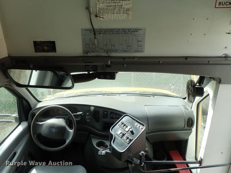 image for item DB7688 2003 Ford E450 school bus