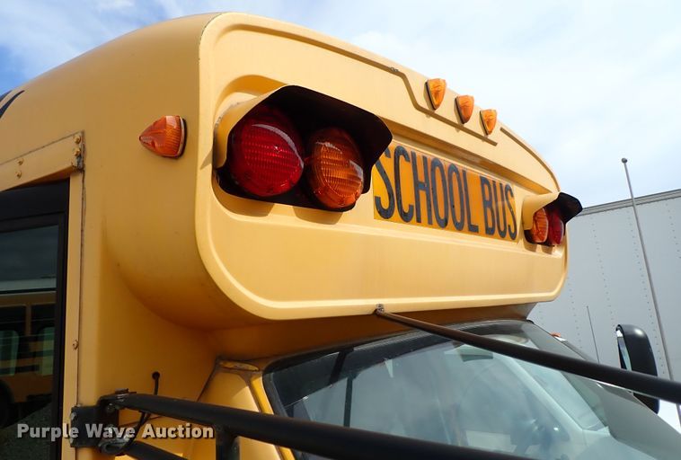 image for item DB7688 2003 Ford E450 school bus