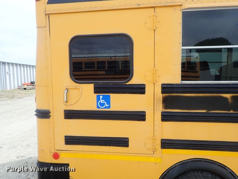 image for item DB7688 2003 Ford E450 school bus