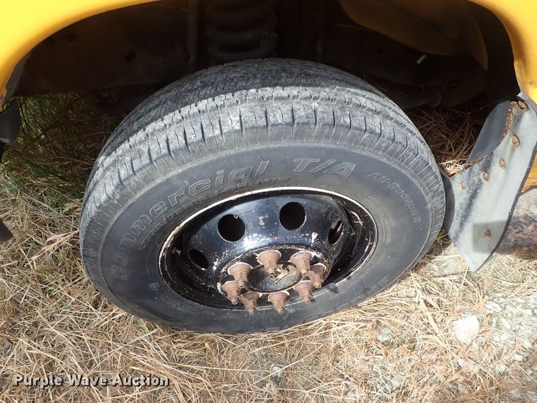 image for item DB7688 2003 Ford E450 school bus