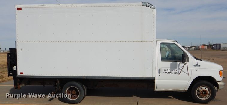 image for item DD4526 1993 Ford Econoline E350 box truck