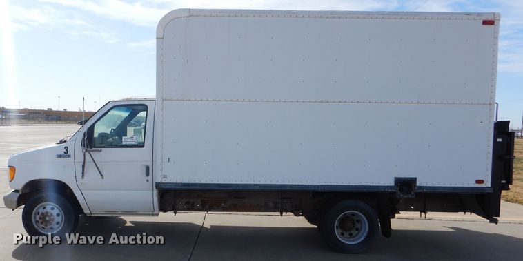 image for item DD4526 1993 Ford Econoline E350 box truck