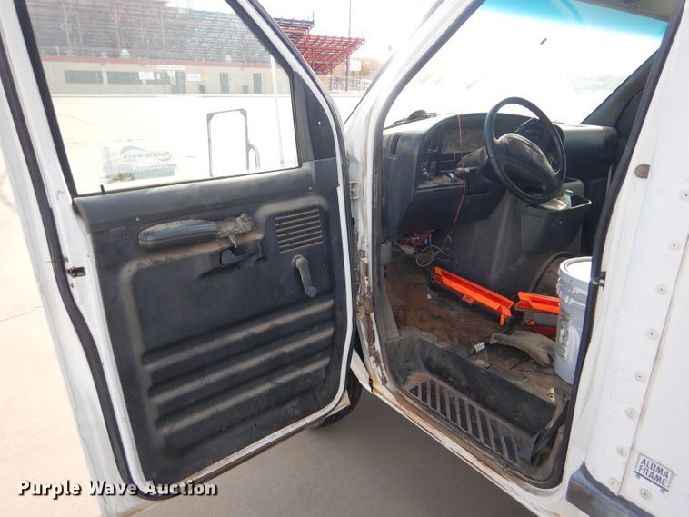 image for item DD4526 1993 Ford Econoline E350 box truck