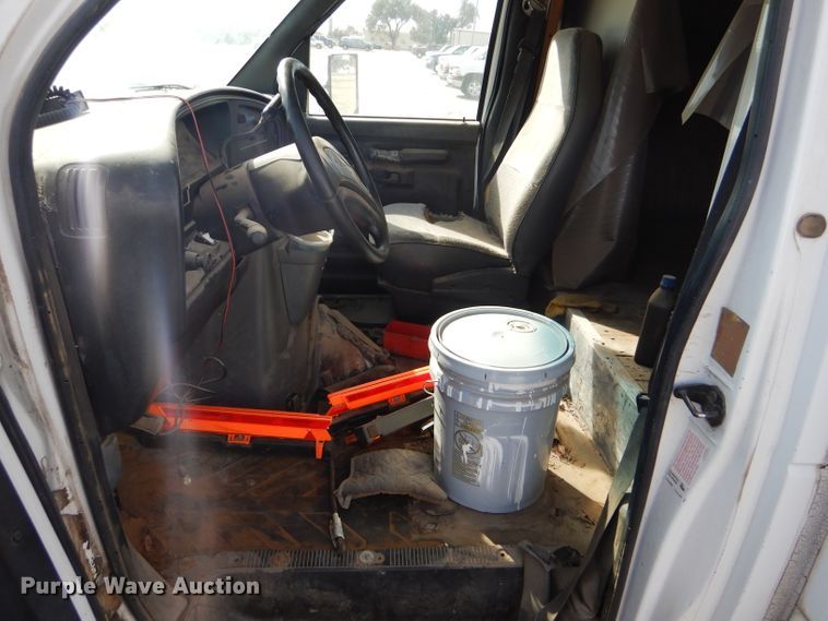 image for item DD4526 1993 Ford Econoline E350 box truck