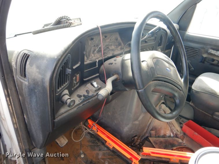 image for item DD4526 1993 Ford Econoline E350 box truck