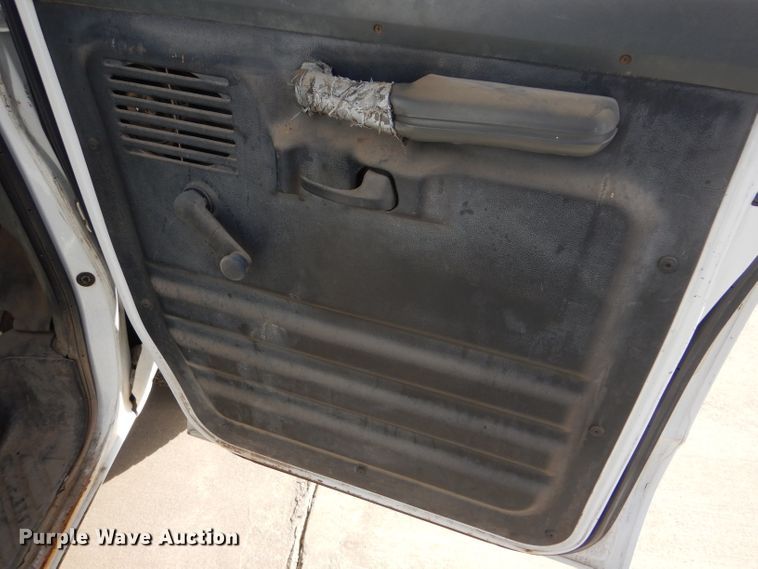 image for item DD4526 1993 Ford Econoline E350 box truck