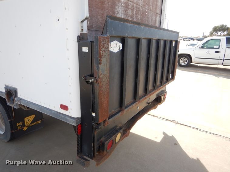 image for item DD4526 1993 Ford Econoline E350 box truck