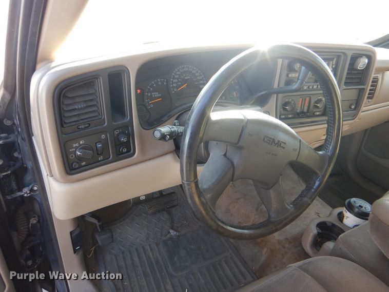 image for item DD4531 2005 GMC Yukon XL 1500 SUV