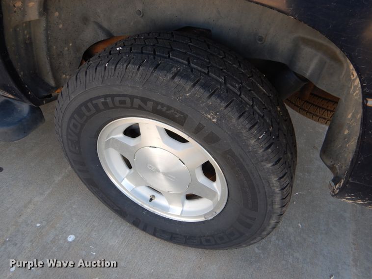 image for item DD4531 2005 GMC Yukon XL 1500 SUV