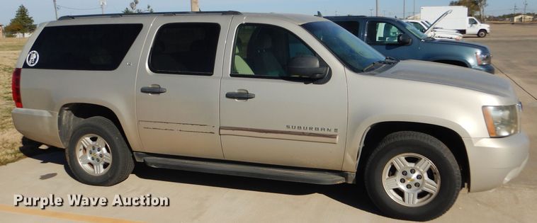 image for item DD4533 2007 Chevrolet Suburban 1500 LS SUV