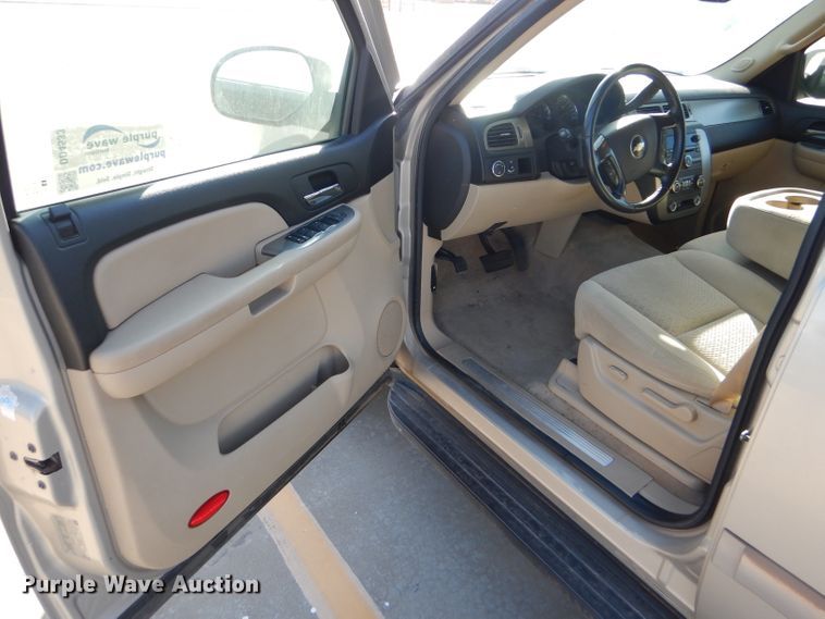 image for item DD4533 2007 Chevrolet Suburban 1500 LS SUV
