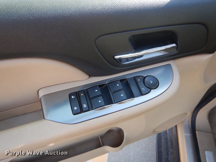 image for item DD4533 2007 Chevrolet Suburban 1500 LS SUV