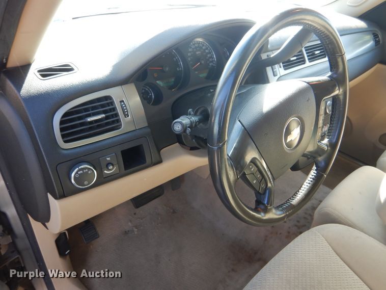 image for item DD4533 2007 Chevrolet Suburban 1500 LS SUV