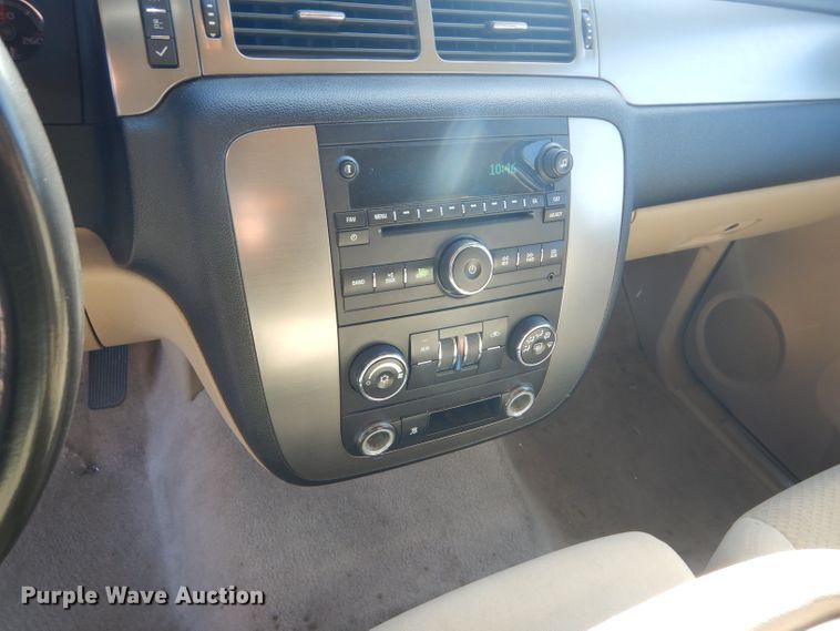image for item DD4533 2007 Chevrolet Suburban 1500 LS SUV